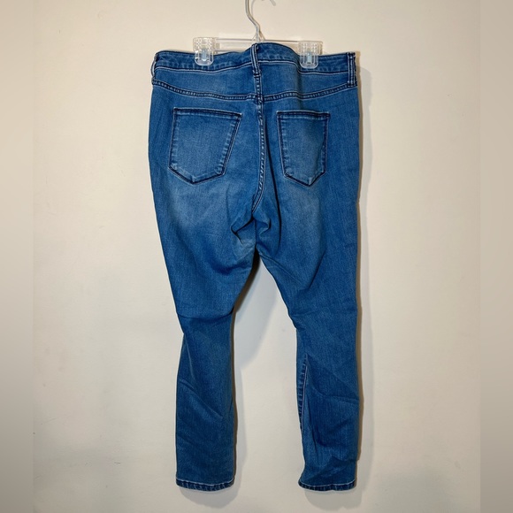 Universal Thread Jeans - Picture 4 of 6